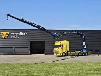 S580 V8 / 8x4 / FASSI 115 t/m CRANE / RETARDER